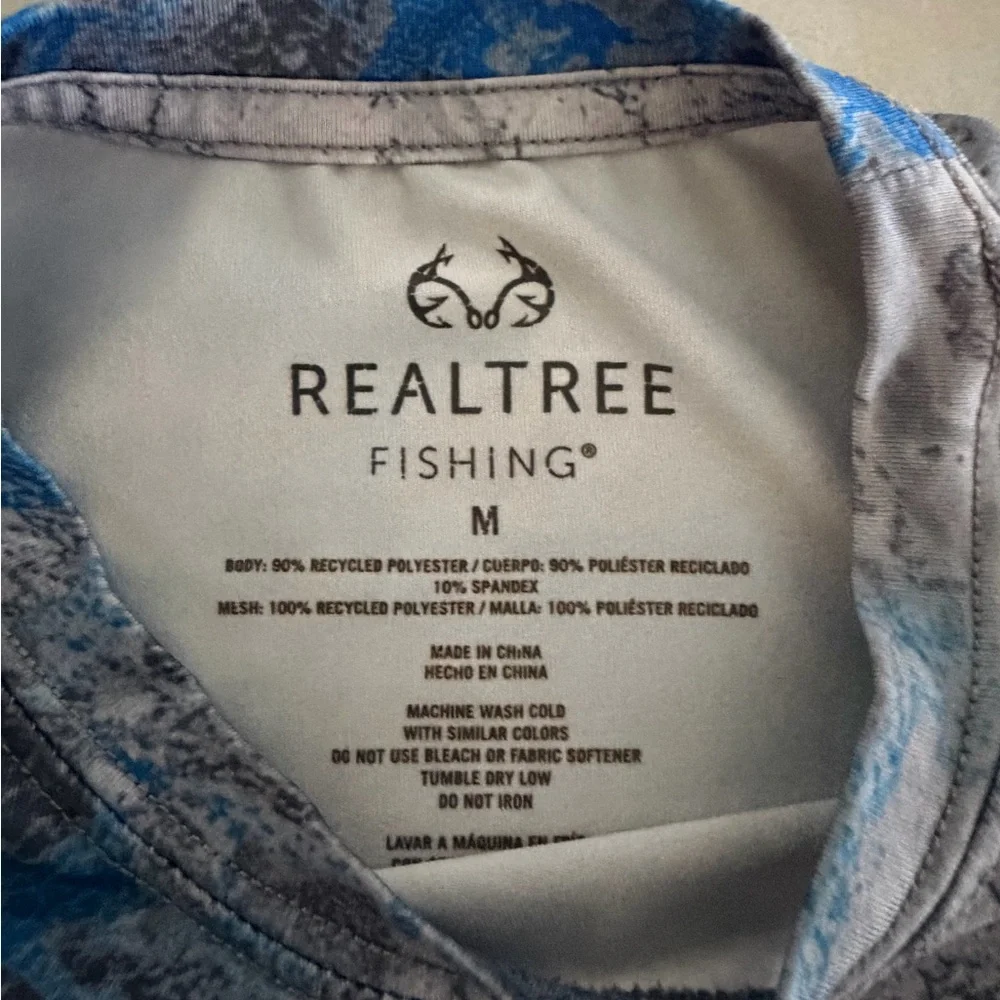Realtree Kids Long Sleeve Fishing Swim Casual Drifit Rashguard Boys Medium